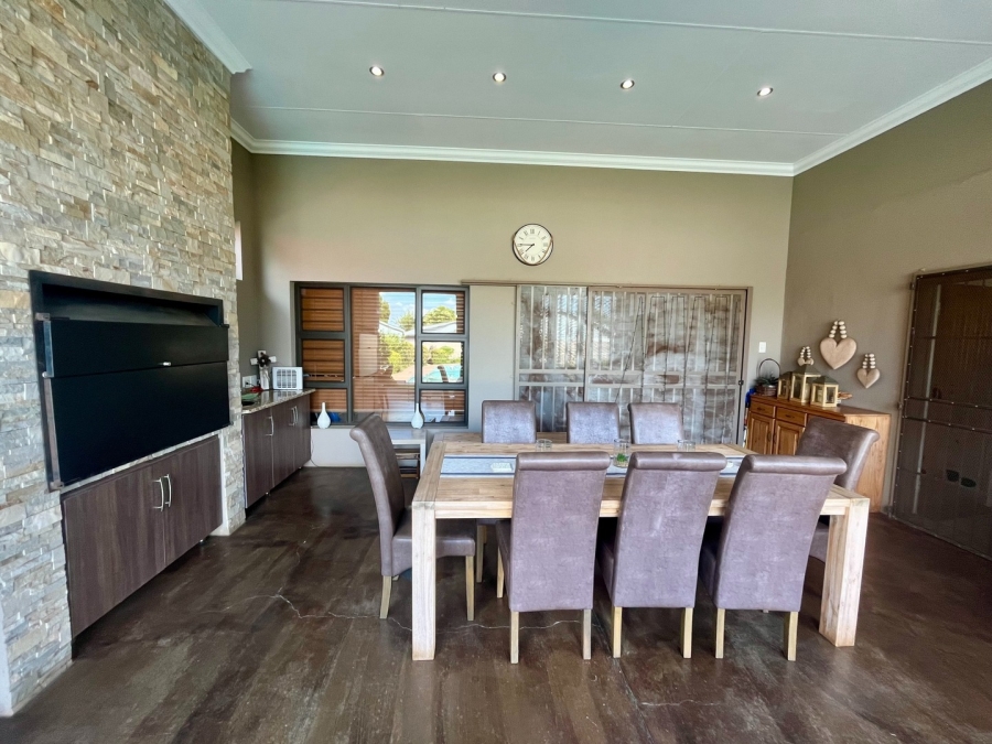 3 Bedroom Property for Sale in Flamwood North West